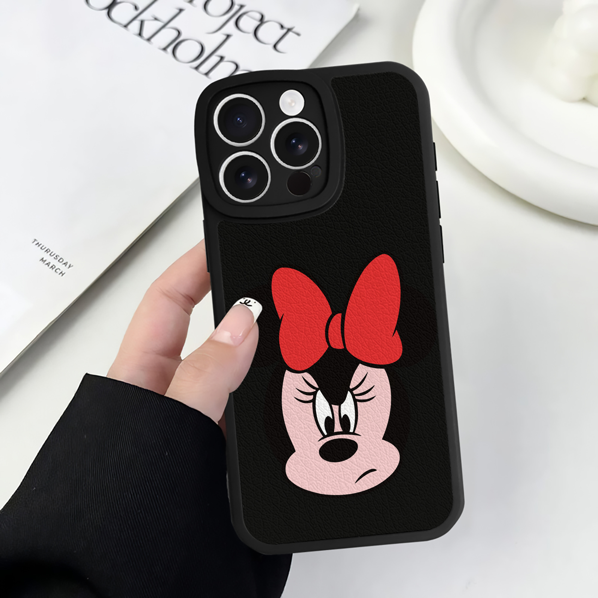 （画像用） ミッキーマウス Mickey Mouse 【iPhone 16シリーズ対応】シリコンスマホケース（レザー調） 材質：シリコン